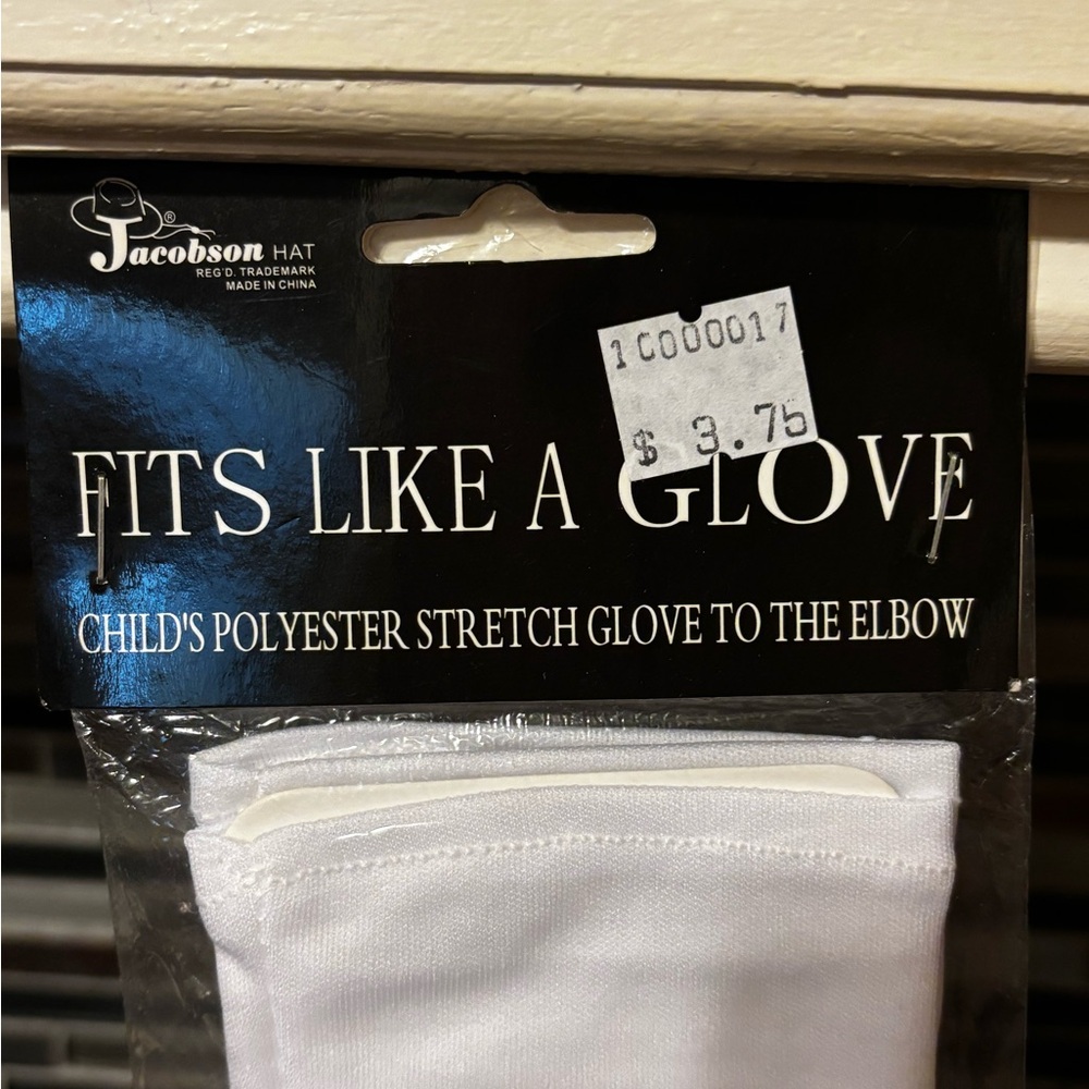 NWT In bag White Child's Polyester Stretch Gloves for Costumes